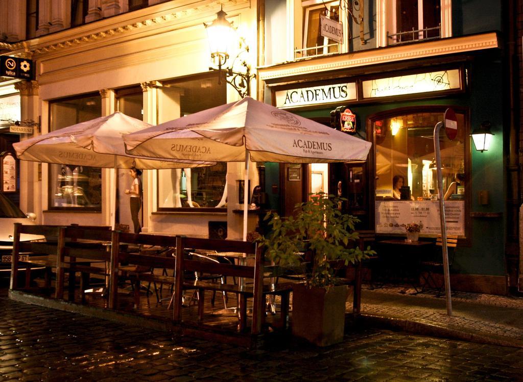 Academus Pub & Guest House Wrocław Eksteriør bilde