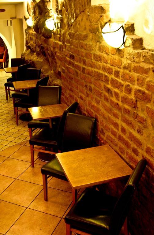 Academus Pub & Guest House Wrocław Eksteriør bilde