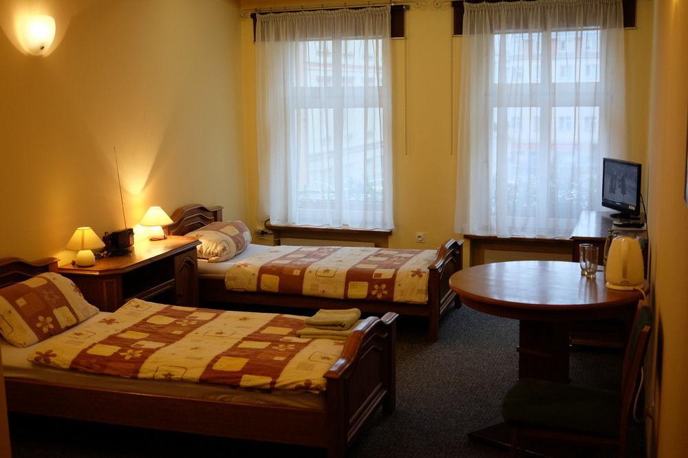 Academus Pub & Guest House Wrocław Eksteriør bilde