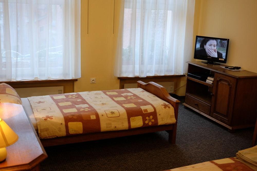 Academus Pub & Guest House Wrocław Eksteriør bilde