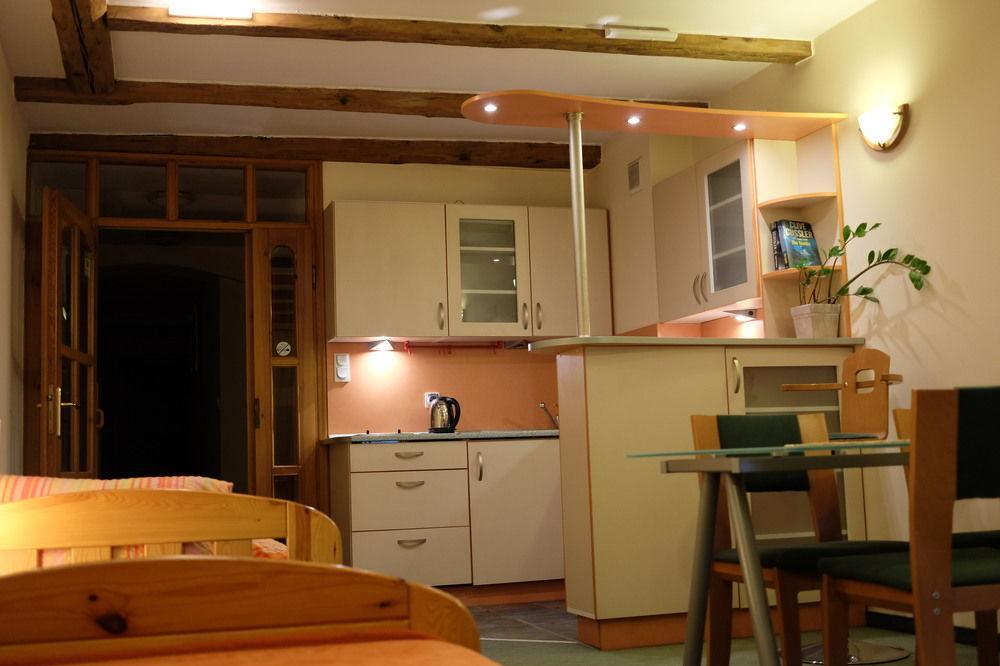 Academus Pub & Guest House Wrocław Eksteriør bilde