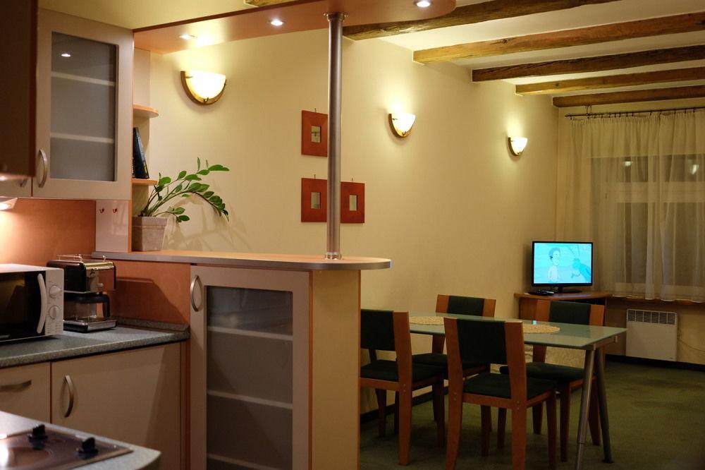 Academus Pub & Guest House Wrocław Eksteriør bilde