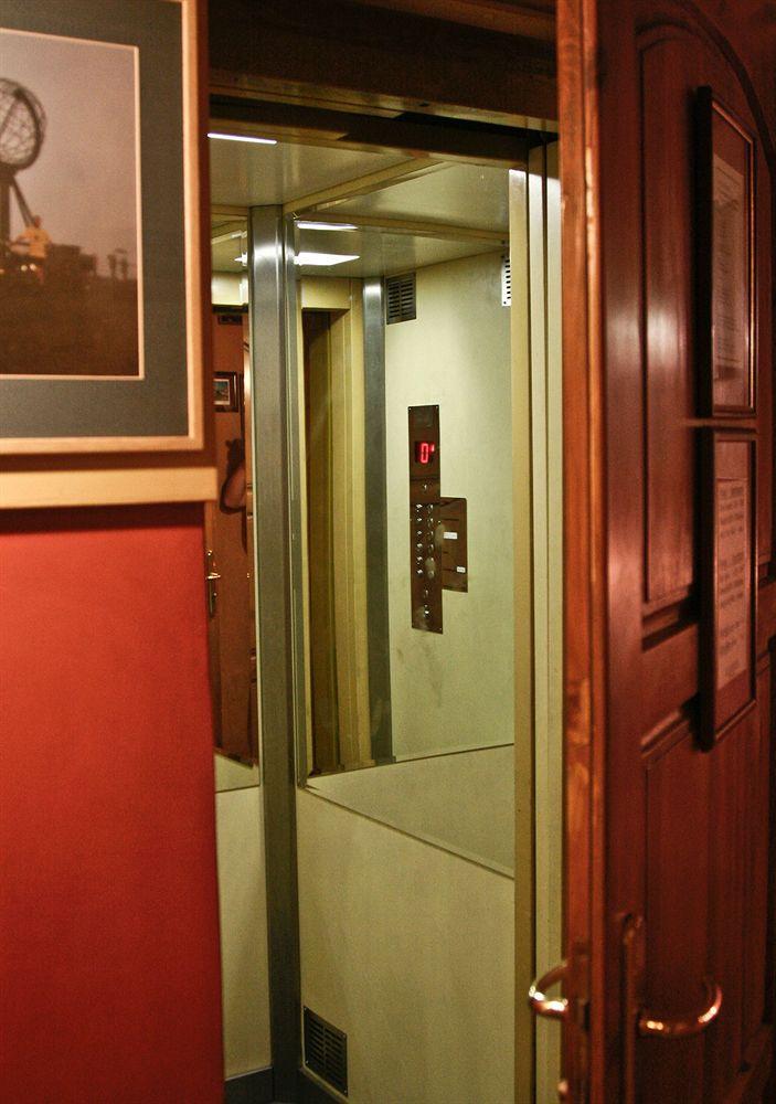Academus Pub & Guest House Wrocław Eksteriør bilde