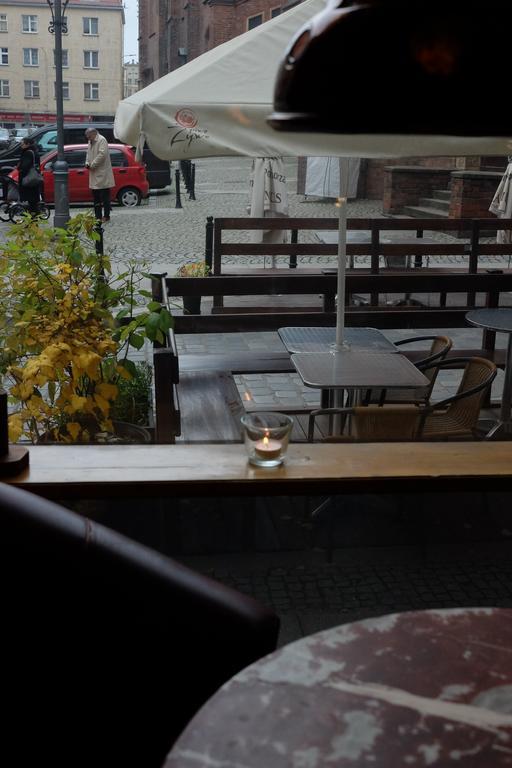 Academus Pub & Guest House Wrocław Eksteriør bilde