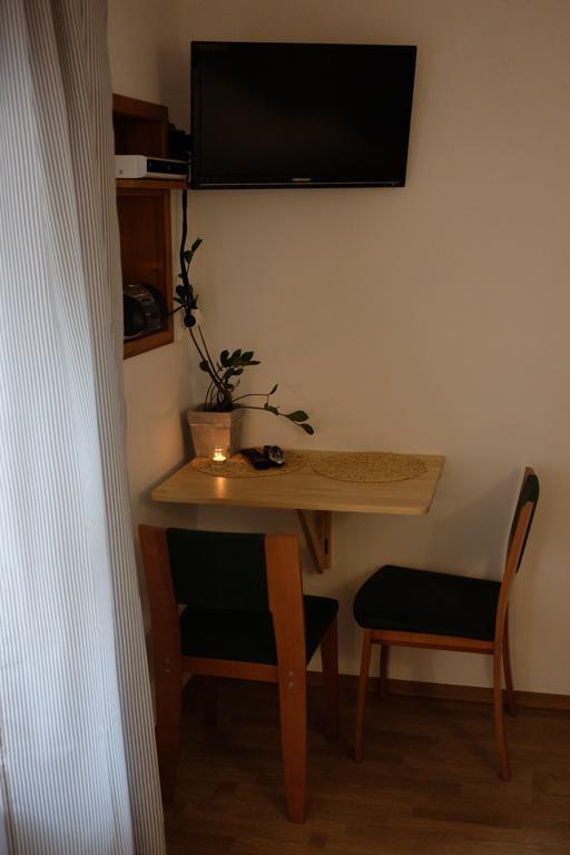 Academus Pub & Guest House Wrocław Eksteriør bilde